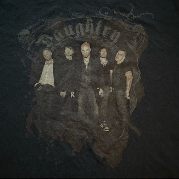 Vintage Y2K Daughtry Anvil Concert Teeshirt 2010 Baltimore MD, Boston - Picture 2 of 8